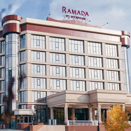 Ramada By Wyndham Shymkent Hotell Eksteriør bilde