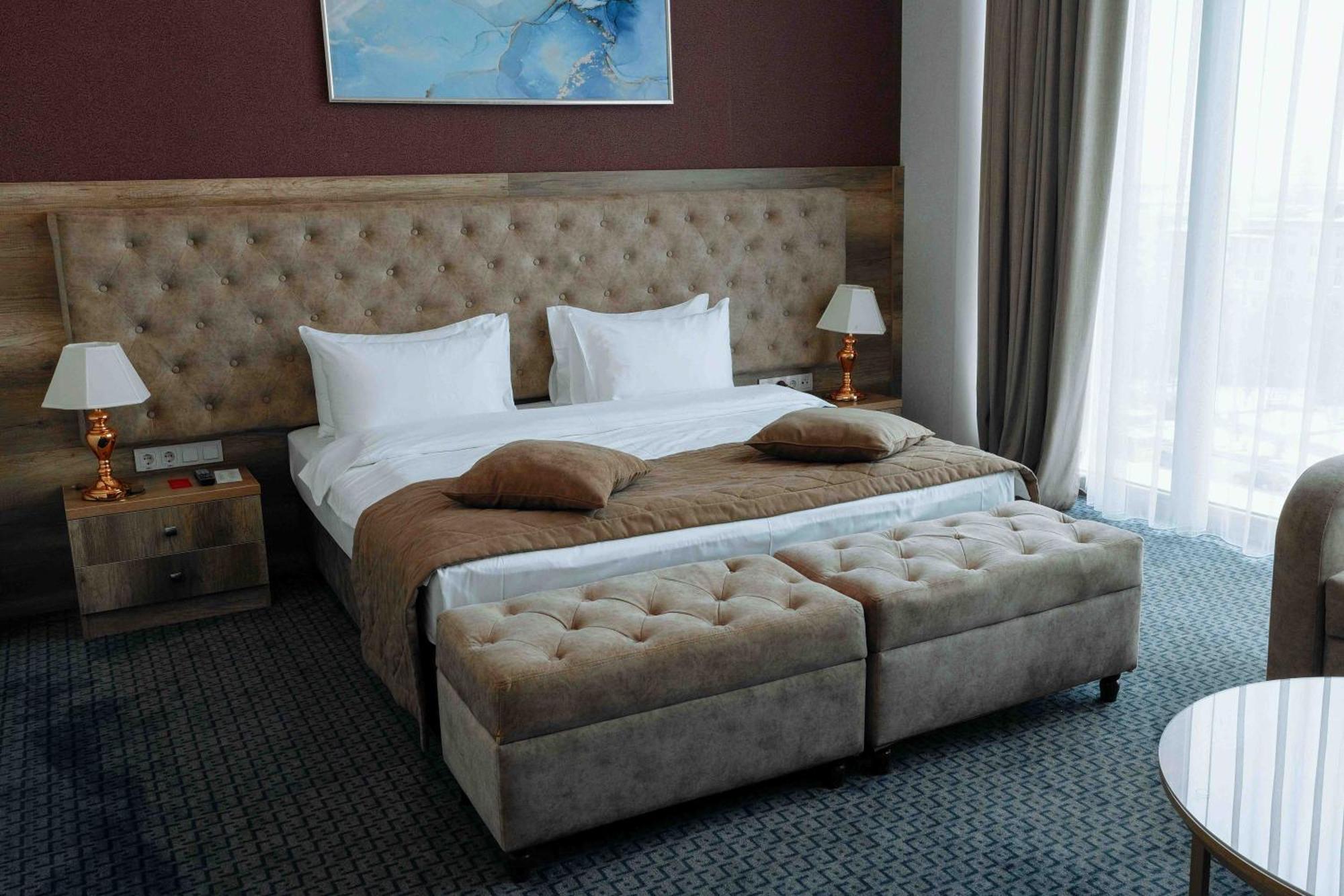 Ramada By Wyndham Shymkent Hotell Eksteriør bilde