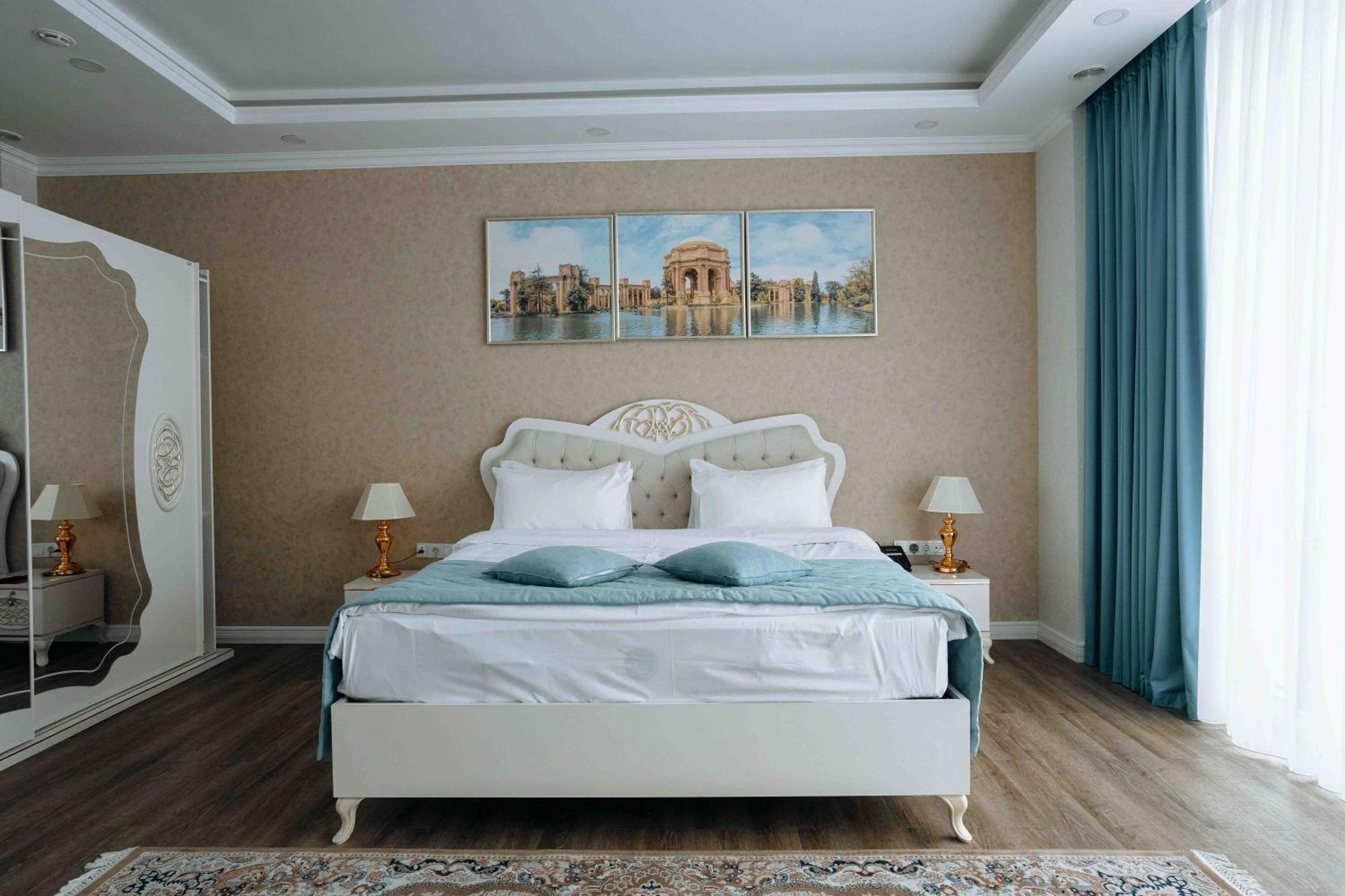 Ramada By Wyndham Shymkent Hotell Eksteriør bilde