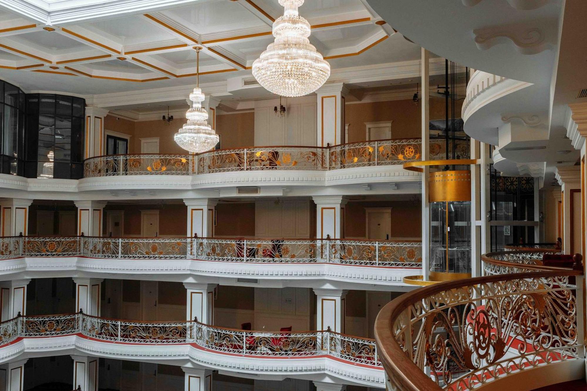 Ramada By Wyndham Shymkent Hotell Eksteriør bilde