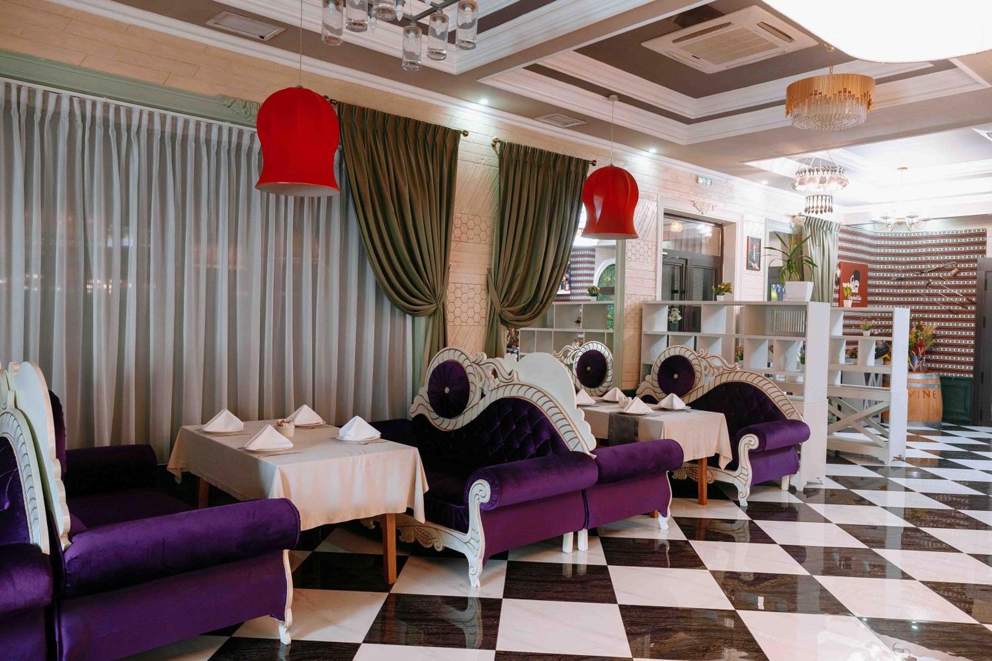 Ramada By Wyndham Shymkent Hotell Eksteriør bilde