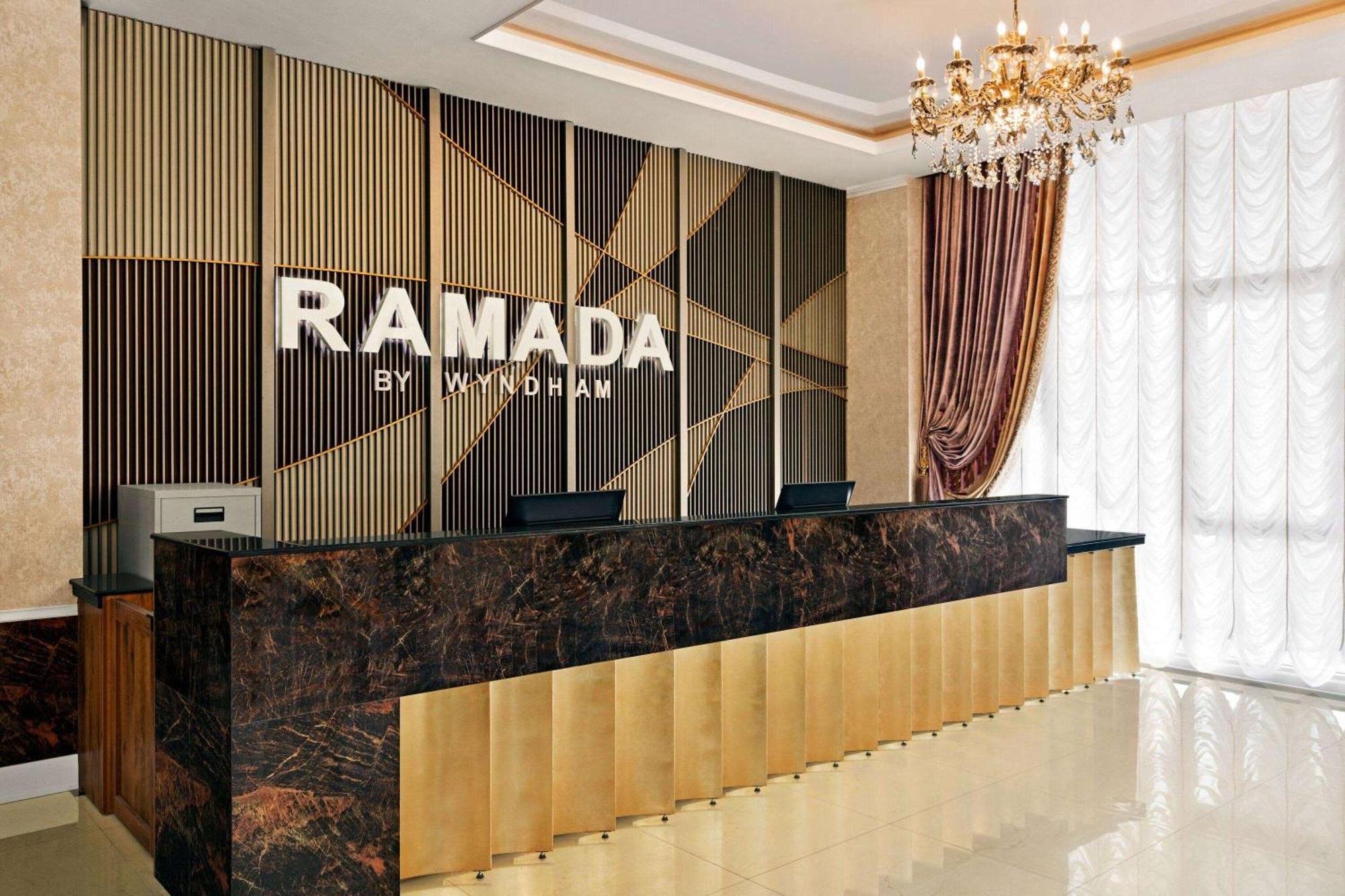 Ramada By Wyndham Shymkent Hotell Eksteriør bilde