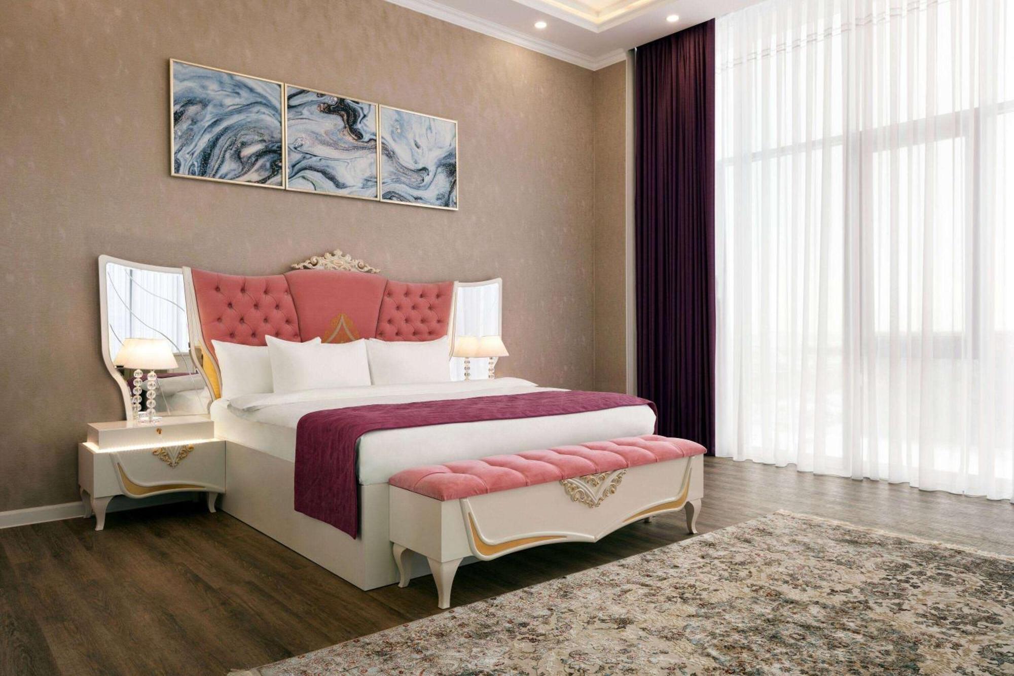 Ramada By Wyndham Shymkent Hotell Eksteriør bilde
