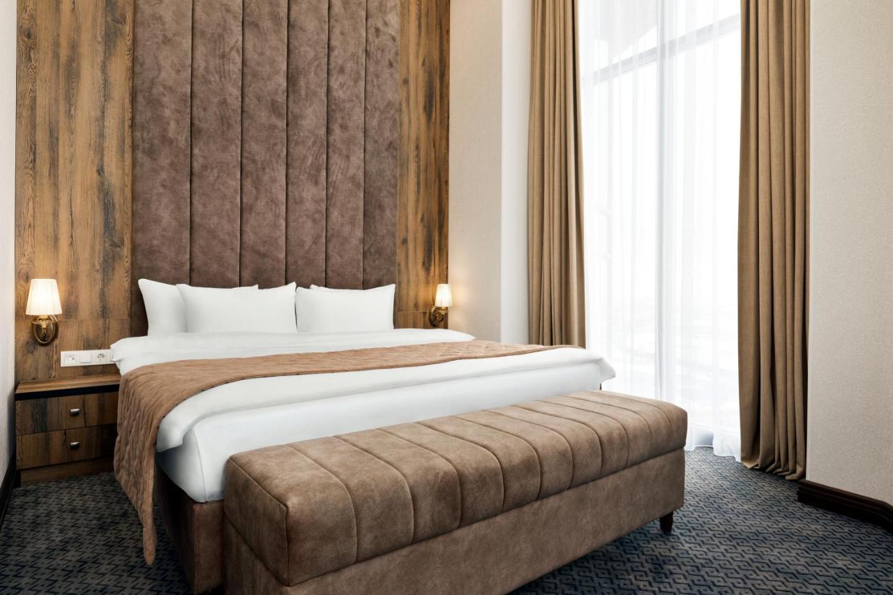 Ramada By Wyndham Shymkent Hotell Eksteriør bilde