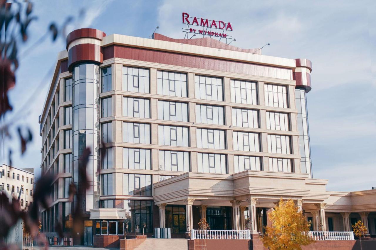 Ramada By Wyndham Shymkent Hotell Eksteriør bilde